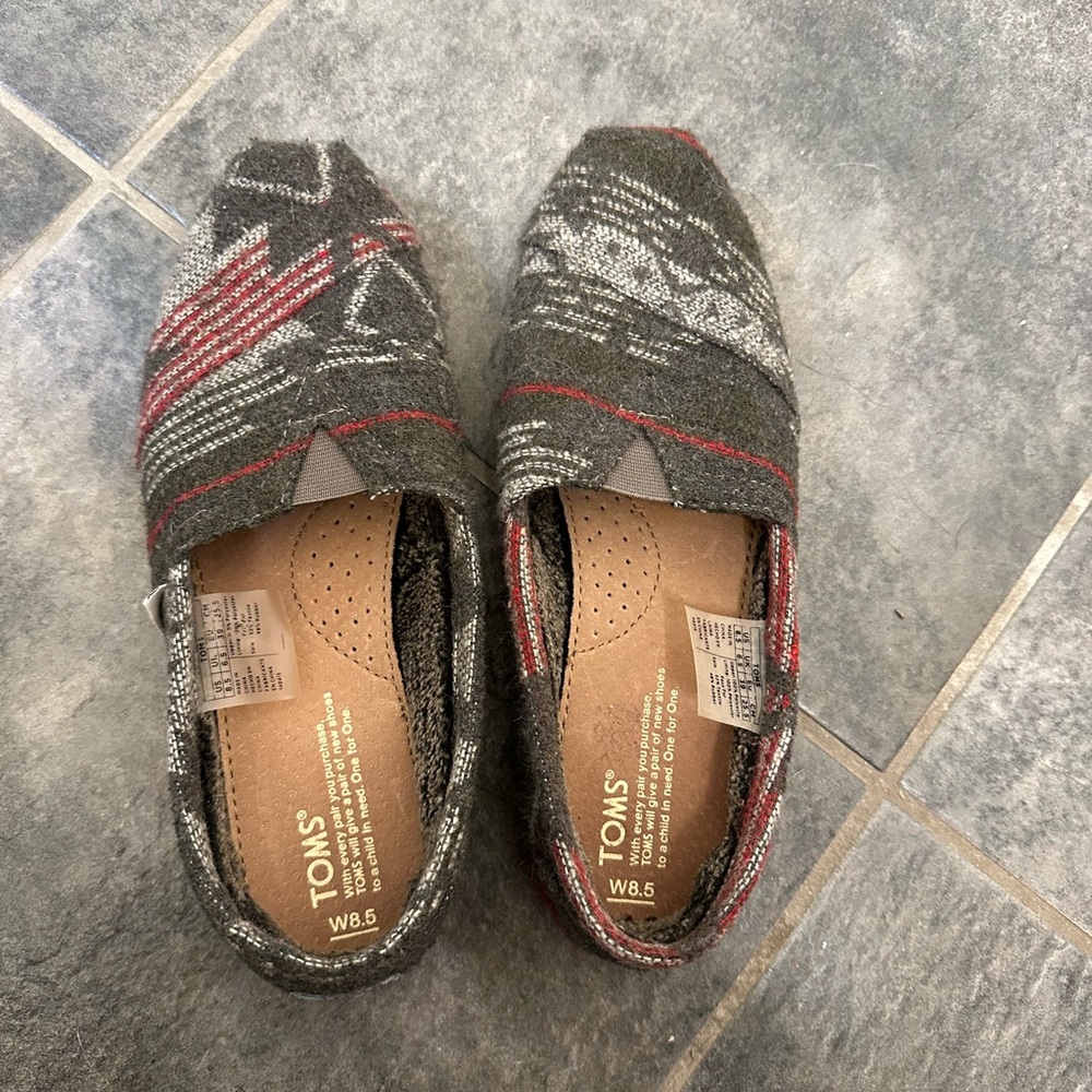 TOMS Gray and Red Patterned Slip-On Shoes